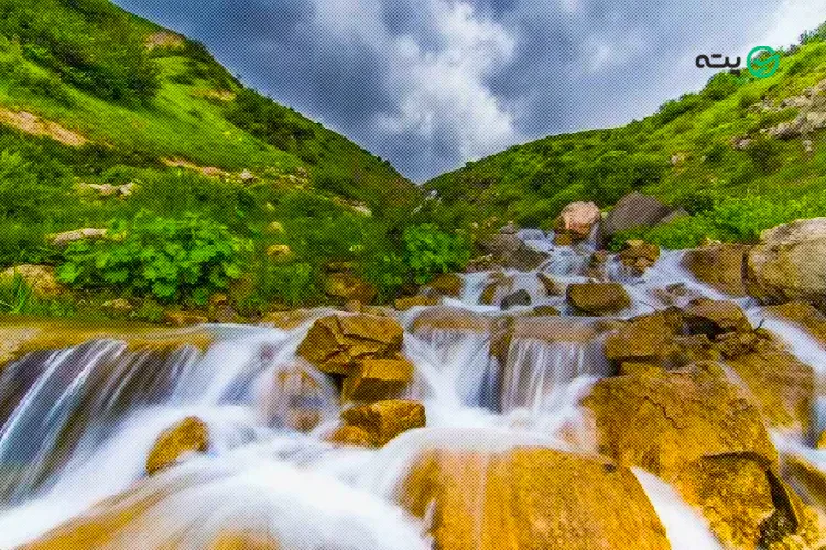 آبشار کوهستانی در روستای جواهرده