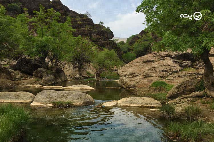 مسیر دسترسی به آبشار پیازه خرم آباد