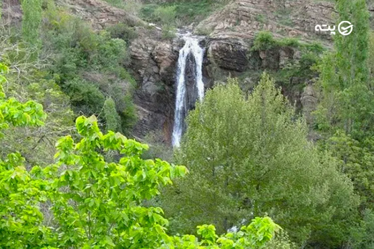 آبشار برگ جهان از جاهای دیدنی لواسان