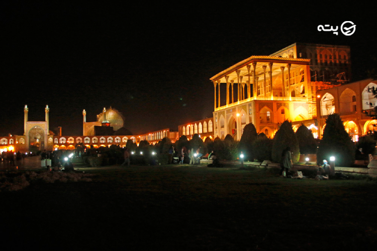 میدان نقش جهان در شب پته